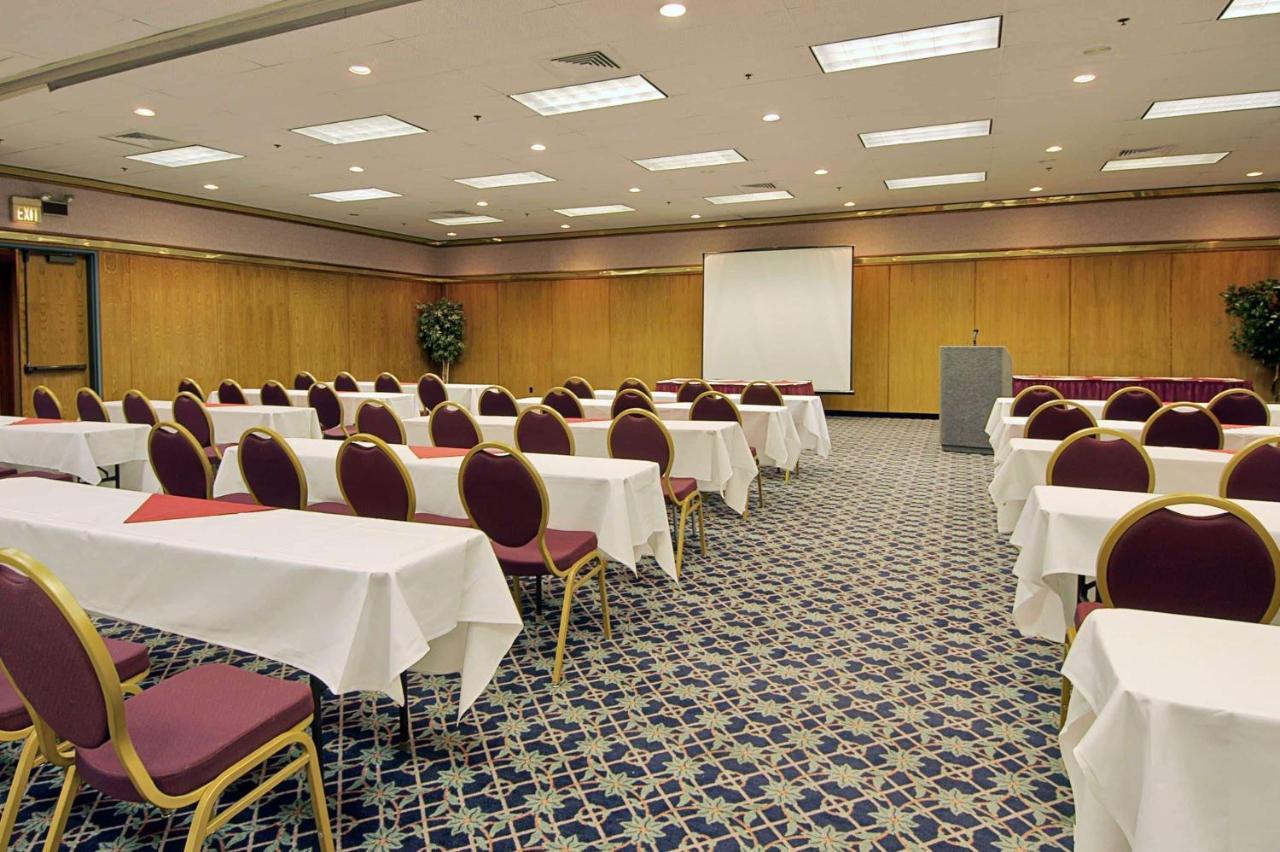Hotel Ramada By Wyndham Airport Portland