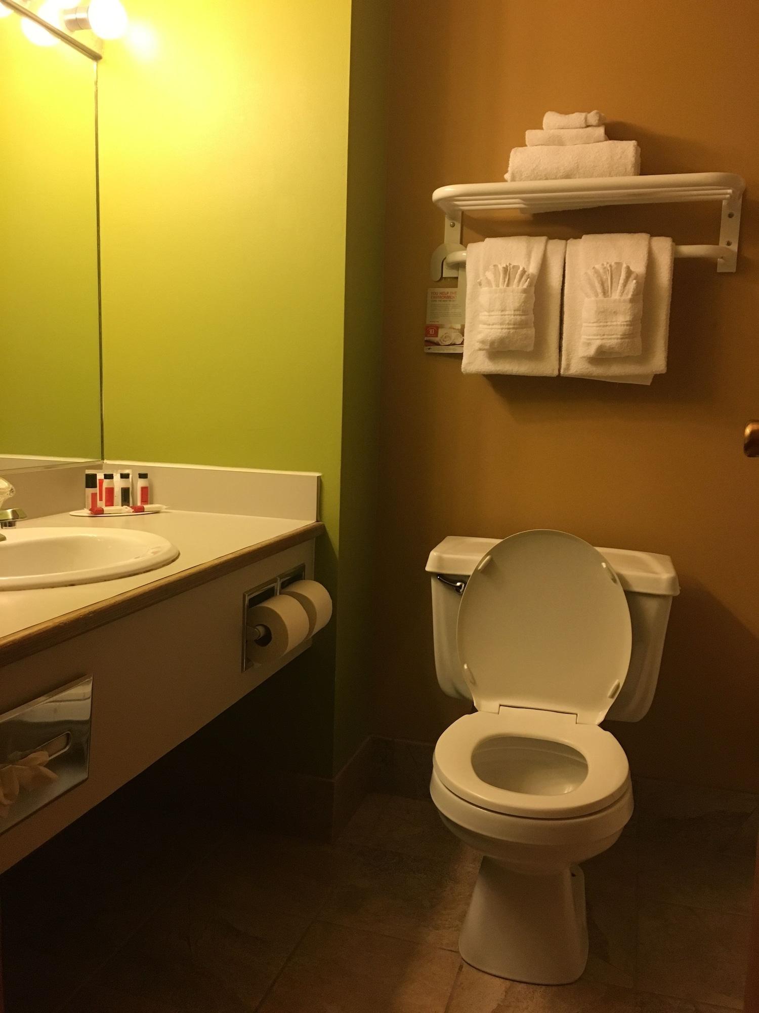 Ramada By Wyndham Airport