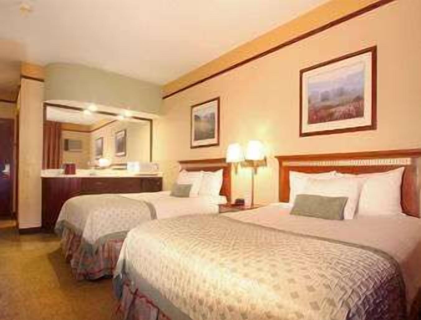 Hotel Ramada By Wyndham Airport Portland