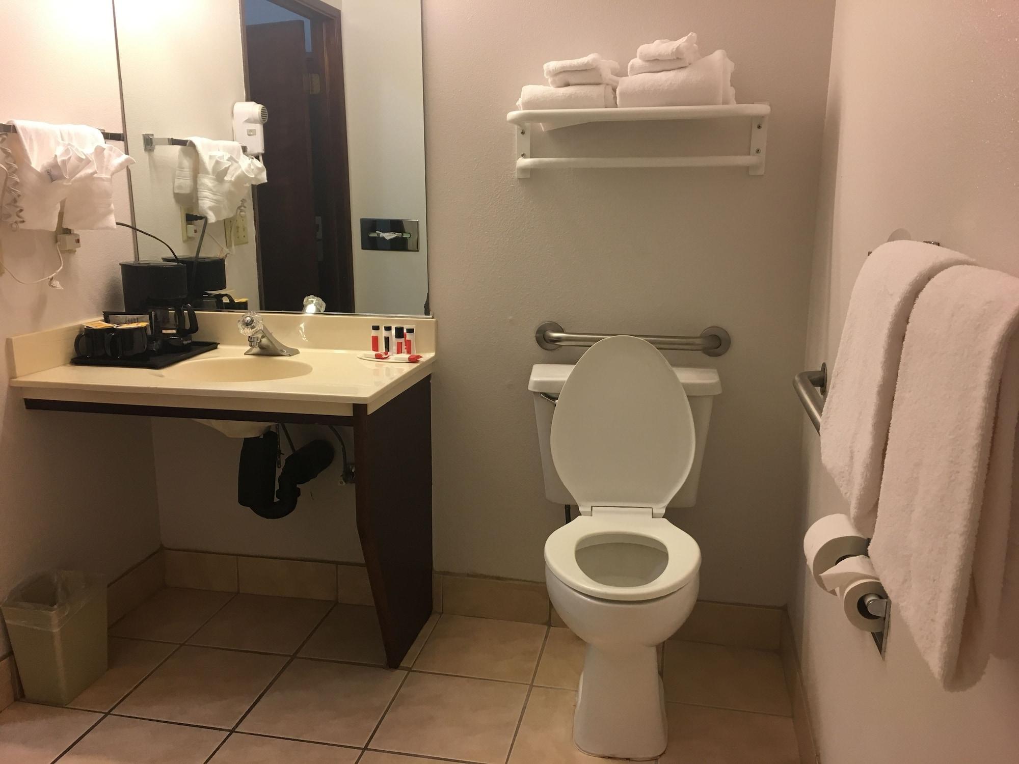 Ramada By Wyndham Airport Portland