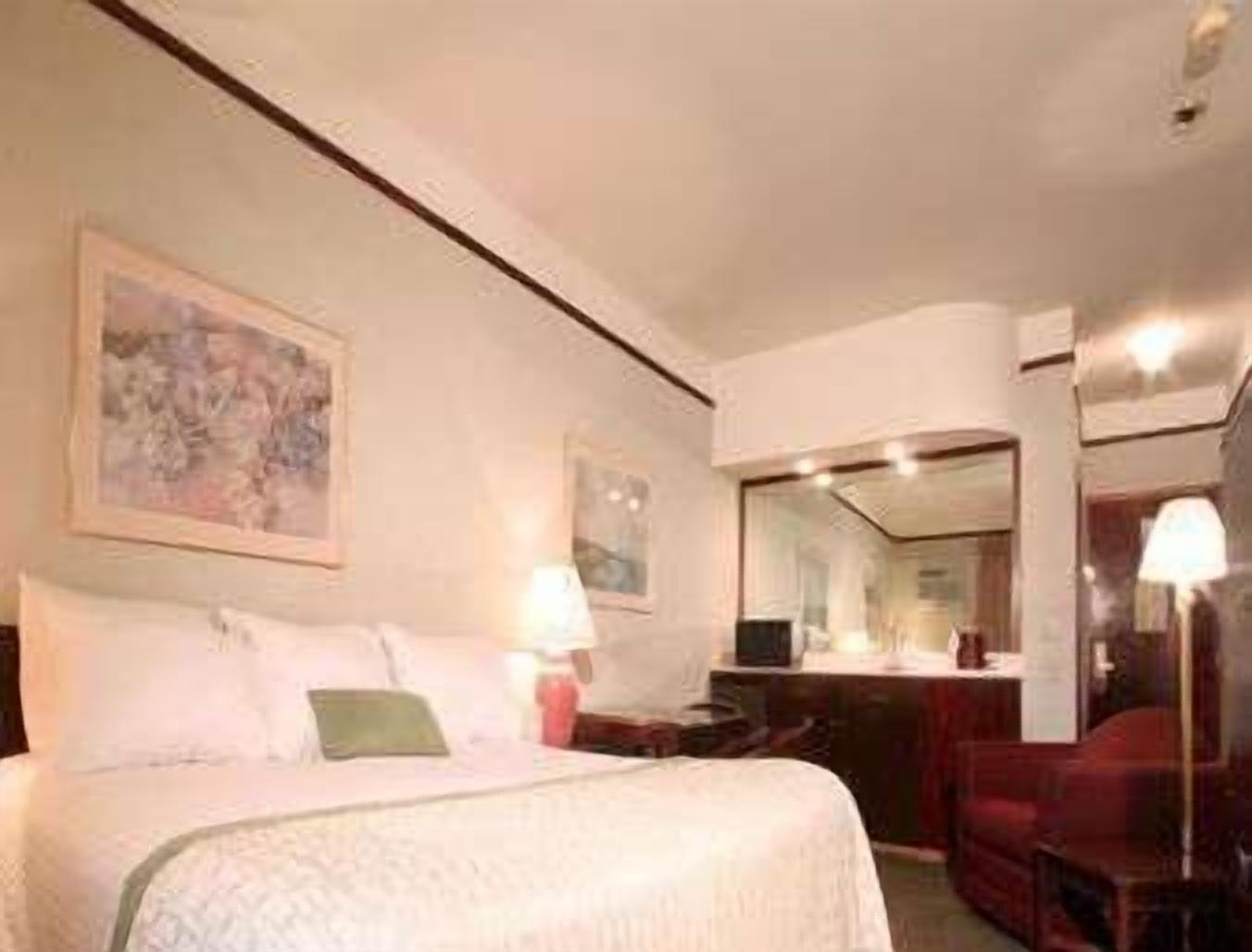 Ramada By Wyndham Airport