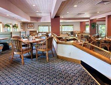 Ramada By Wyndham Airport Hotel Portland