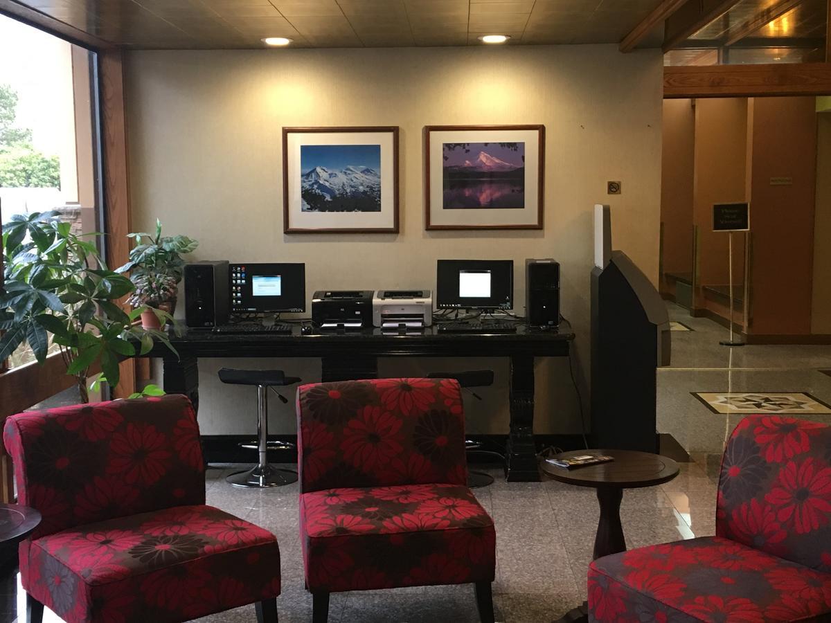 Ramada By Wyndham Airport Hotel Portland