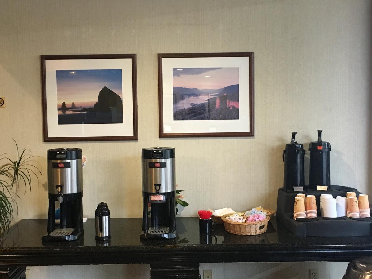 Ramada By Wyndham Airport Hotel Portland