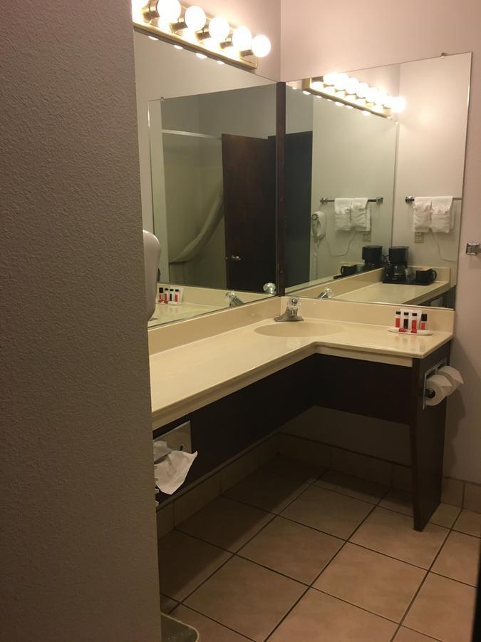 Hotel Ramada By Wyndham Airport