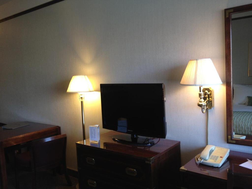 Ramada By Wyndham Airport Portland
