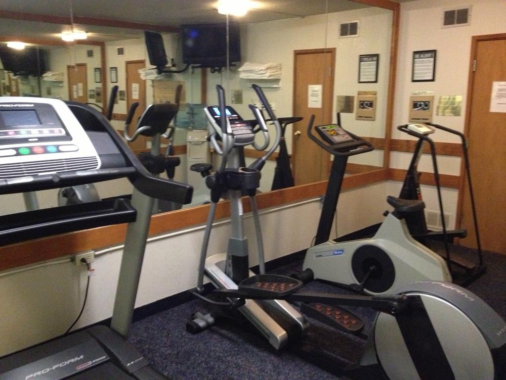 Ramada By Wyndham Airport 3*